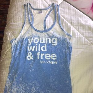Size small!! Super comfy tank top! :)